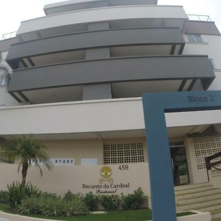 Apartamento Bombinhas Scアパートメント エクステリア 写真